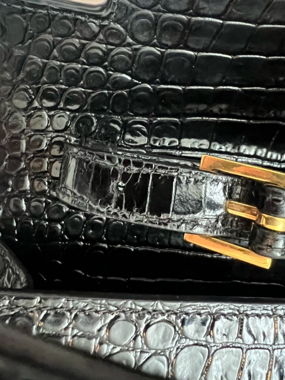YSL Small Manhattan in Black Croc-Embossed Leather - Picture 16 of 16